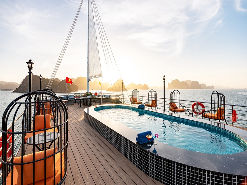 Tour Hạ Long 1 ng&agrave;y 5 sao du thuyền La Casta